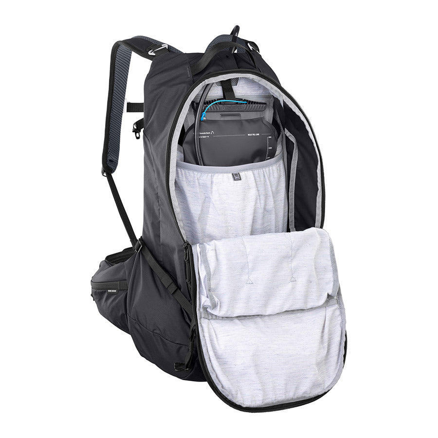 EVOC, Trail Pro Blackline 26, Protector backpack, 26L, Black, LXL